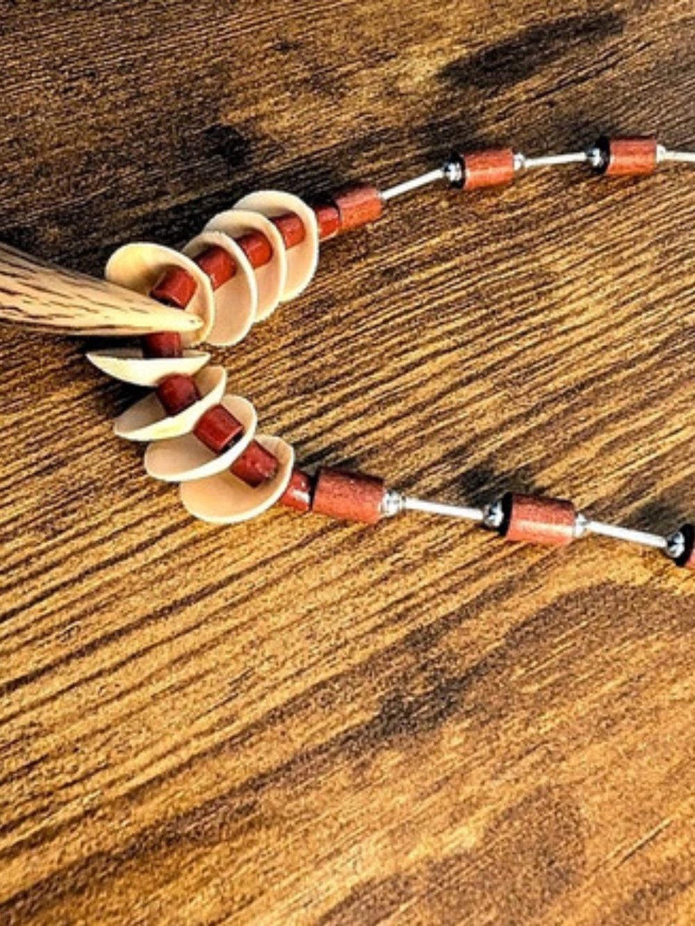 14 Inch Shell Pendant Necklace - Picture 9 of 9